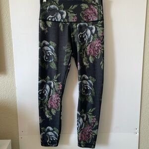 Vintage looking leggings.